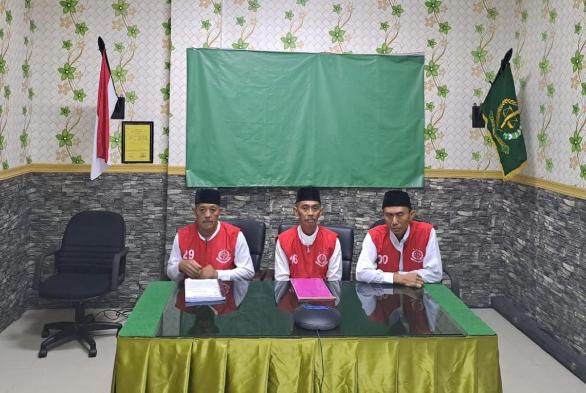 Sidang Perdana 3 Terdakwa Dugaan Korupsi Redistribusi Lahan Desa Tambaksari Pasuruan, Dua Buron 1 Korupsi redistribusi lahan Desa Tambaksari.