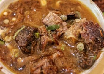 Kuliner soto Sulawesi.