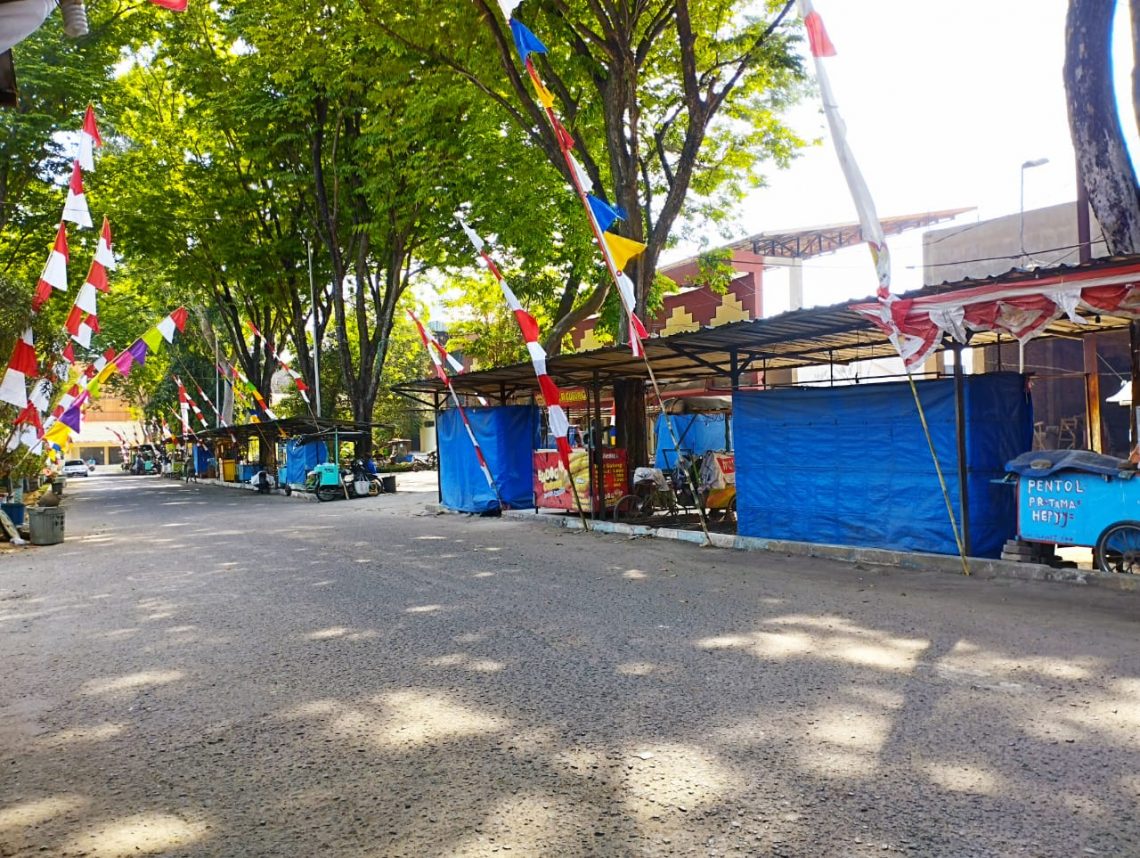 PKL Stadion Gajah Mada Mojokerto Boleh Jualan Saat Porprov Jatim 1 PKL di sekitar Stadion Gajah Mada masih boleh berjualan saat Porprov. Foto: Hanif Nanda/Tugu Jatim