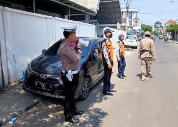 80 Persen Trotoar di Kota Pasuruan Rusak Karena Parkir Kendaraan Bermotor