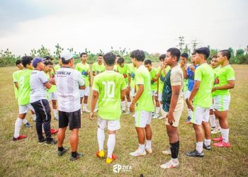 sepak bola tugu jatim