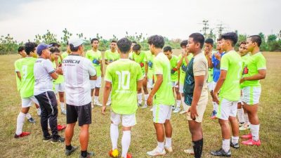 sepak bola tugu jatim