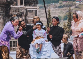 Memaknai Tradisi Ruwatan Bagi Anak Perempuan Tunggal di Malang