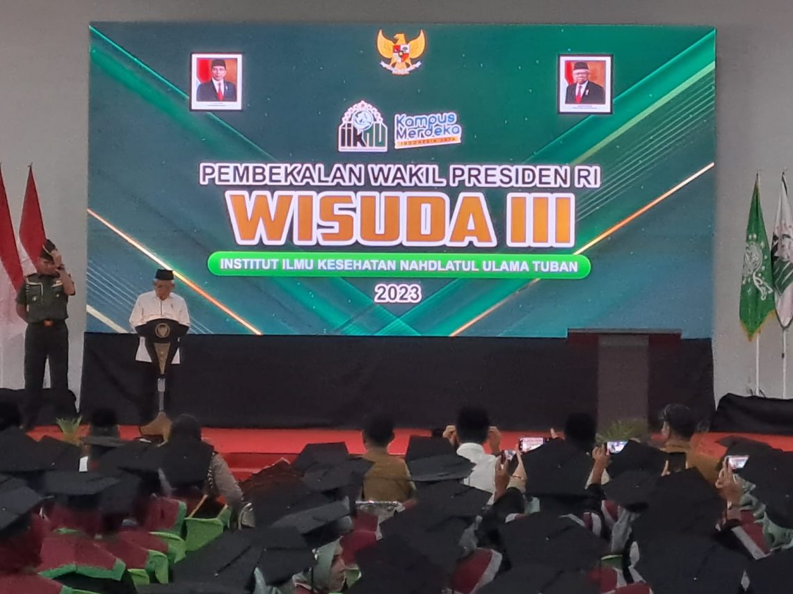 Ma'ruf Amin Sebut Rasio Perawat dan Bidan di Indonesia Cukup Baik 1 Wapres RI, KH Ma'ruf Amin hadir di Pembekalan Wisuda III Institut Ilmu Kesehatan Nahdlatul Ulama (IIKNU) Tuban. Foto: Rochim/Tugu Jatim