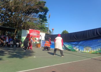 Kocaknya Lomba Voli Pemkot Malang: Peserta Pakai Daster, Net Ditutup Kain Hitam