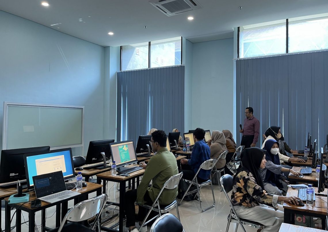 Suasana pelatihan Aftersales oleh Departemen Ilmu Kesehatan Masyarakat UM. Foto: dok UM