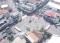 Ratusan Pengendara Serentak Hormat ke 4 Bendera Raksasa di Simpang Empat P21 Pasuruan