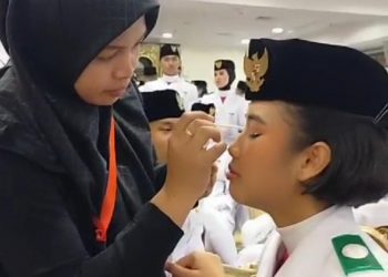 Perias Asal Pasuruan, Putri Restu Jadi Tim MUA Paskibraka Nasional di Istana Negara