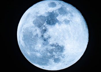 blue moon tugu jatim