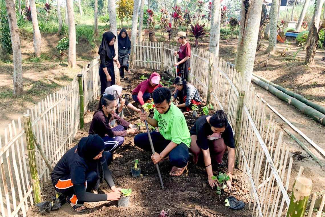 Mahasiswa Unikama Tingkatkan Literasi dan Kesehatan Warga Sutojayan Malang Lewat Program Toga dan Pojok Baca 1 unikama tugu jatim