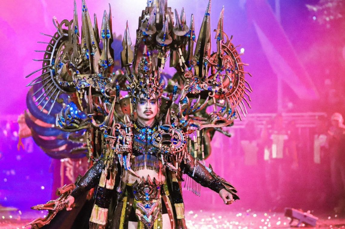 Ragam Budaya Nusantara Semarakkan Tuban Specta Night Carnival 1 Penampilan peserta Tuban Specta Night Carnival. Foto: Diskominfo Tuban