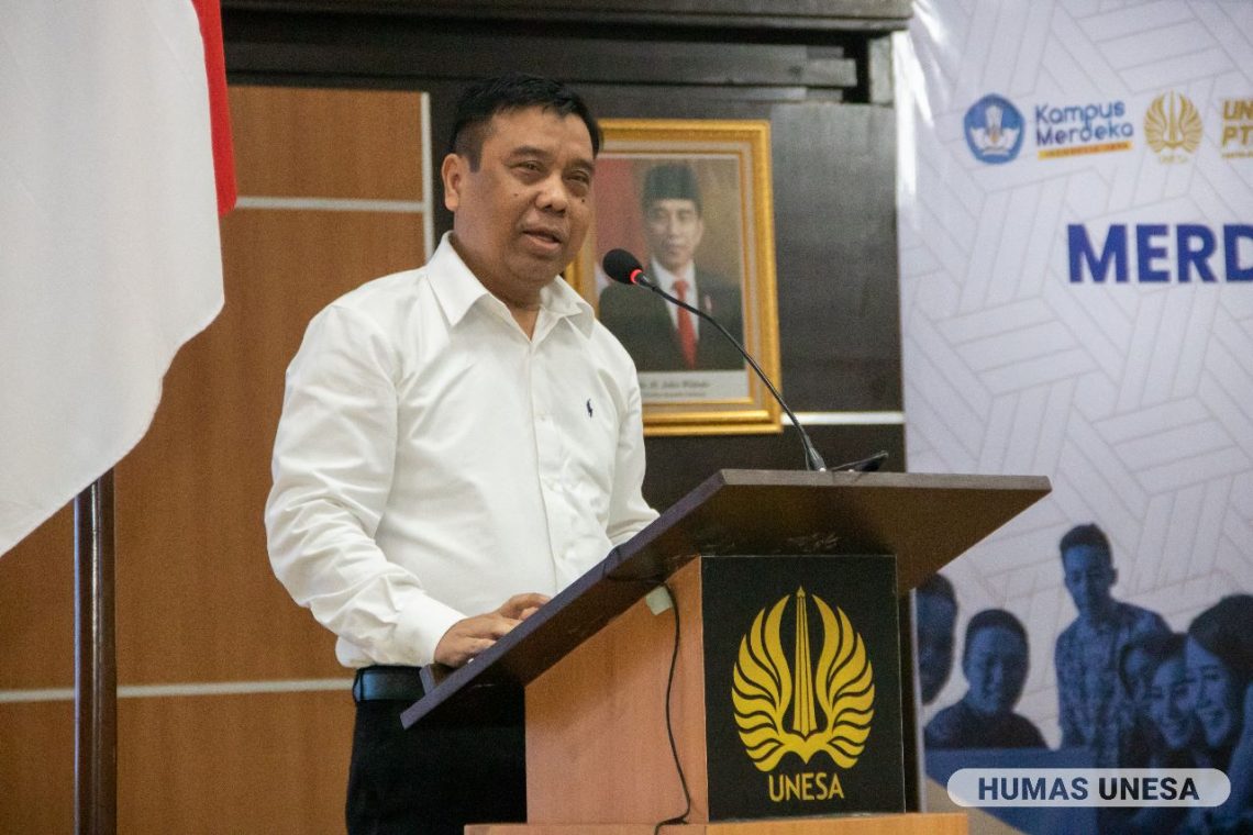 Kemendikbud Bebaskan Mahasiswa Untuk Skripsi, Universitas Negeri Surabaya Sudah Terapkan Sejak Pandemi Covid-19 1 kemendikbud tugu jatim