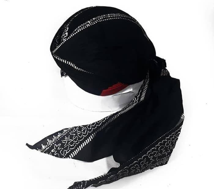 Blangkon khas Jawa Timur.