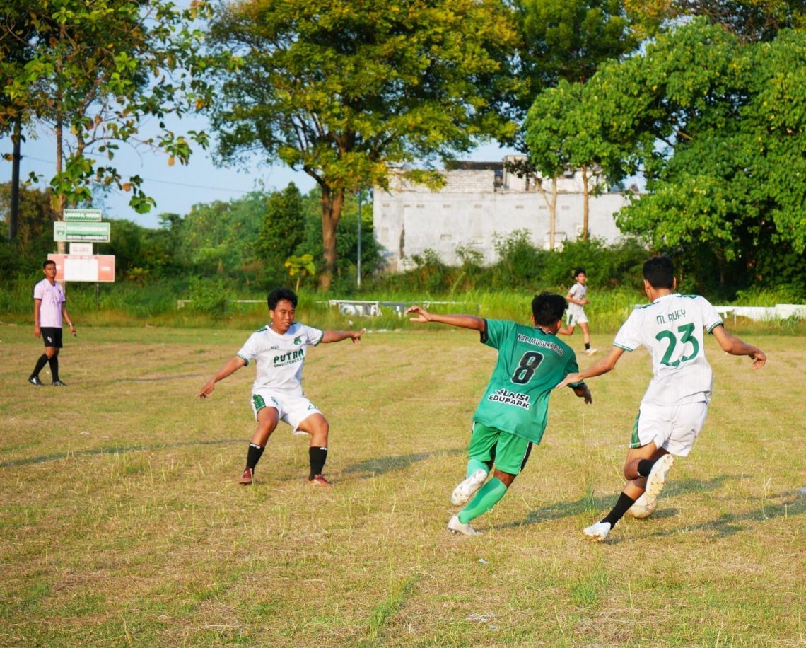 Gabung Grup B, Cabor Sepak Bola Mojokerto Target Lolos Babak Lanjutan Bidik Emas 1 Sepak bola Mojokerto.