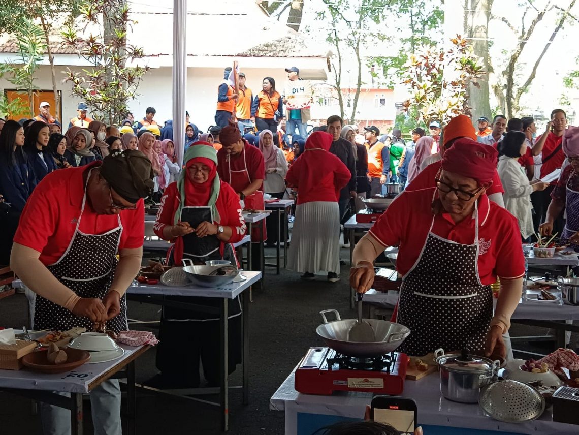 Lomba kreasi masakan.