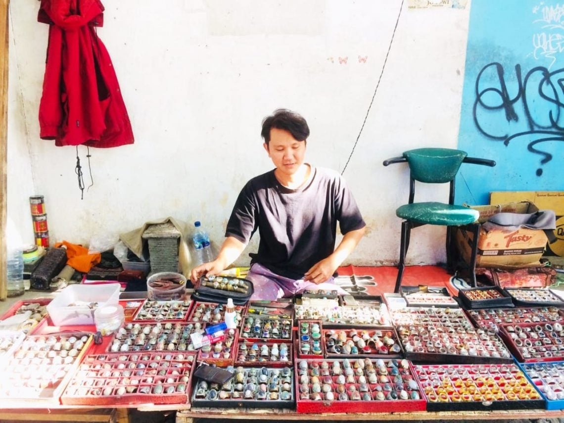 Pamor Batu Akik Menurun, Kisah Perajin Kota Mojokerto Bertahan demi Nilai Seni 1 batu akik.