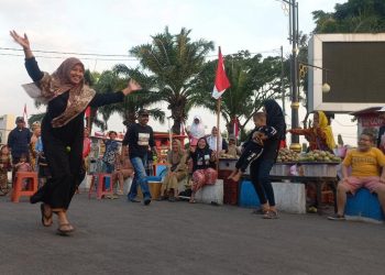 PKL Alun-Alun Kota Pasuruan.