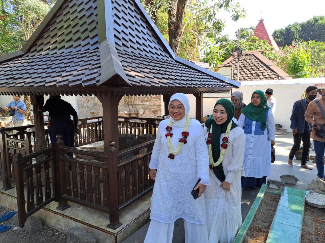 Cak Imin Batal Ziarah ke Makam Sunan Bonang Tuban, Menaker Ida Fauziyah Pimpin Rombongan 1 Cak Imin.