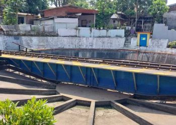 Pemutar lokomotif.