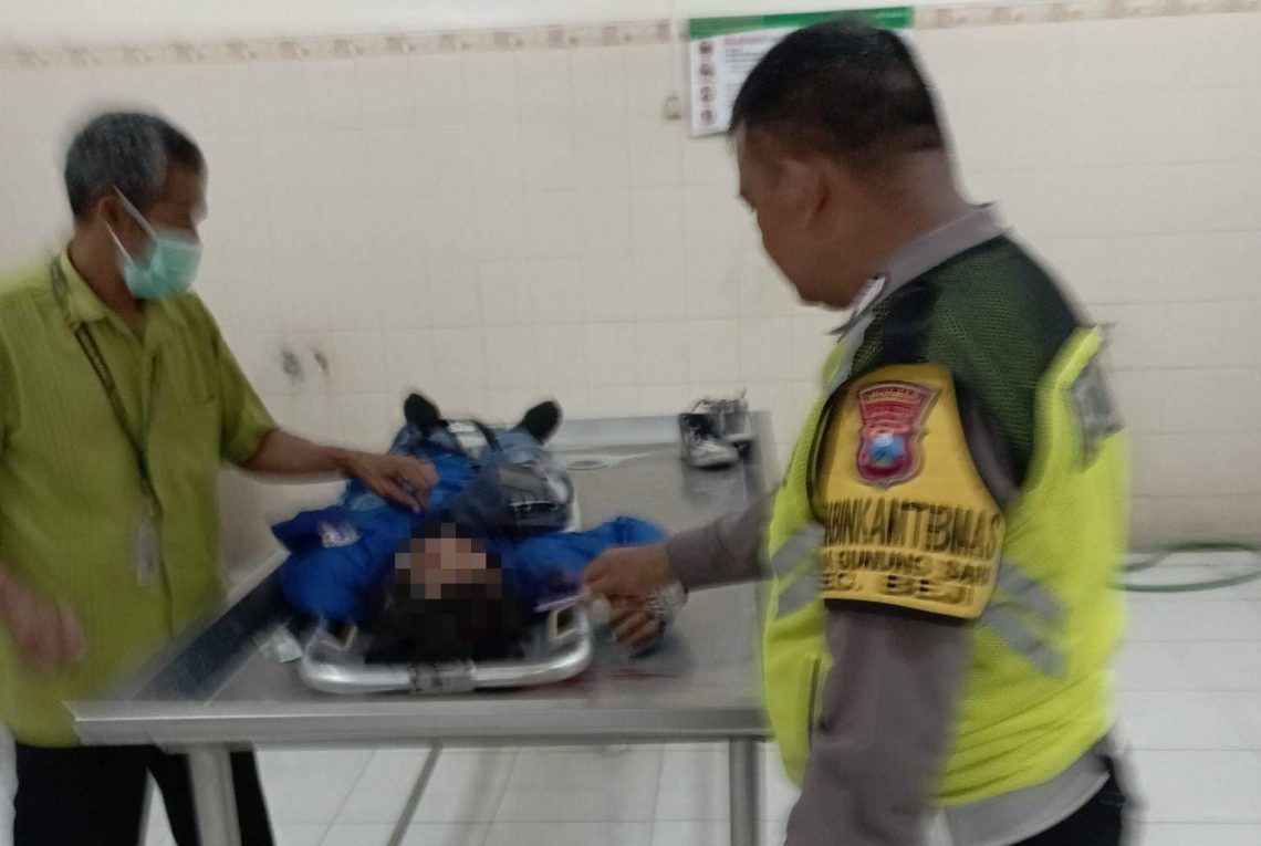 Truk Tabrak Lari Pemotor Boncengan Tiga di Beji Pasuruan, Satu Tewas 1 Truk tabrak lari.
