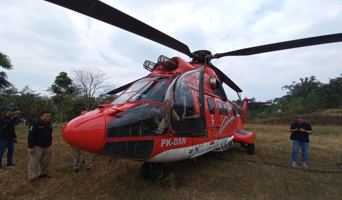 helikopter waterbombing.