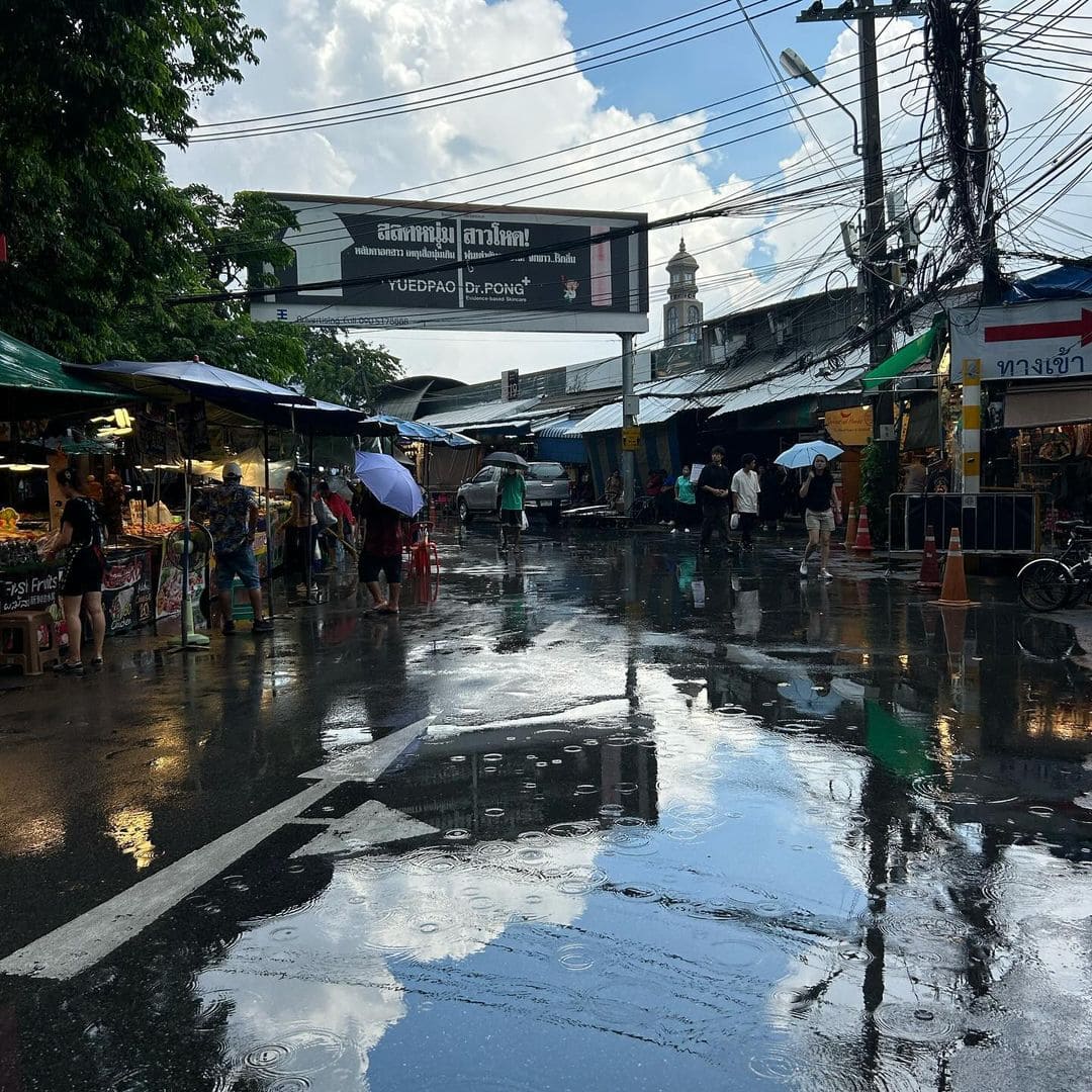 Pasar terbesar Chatuchak di Thailand.