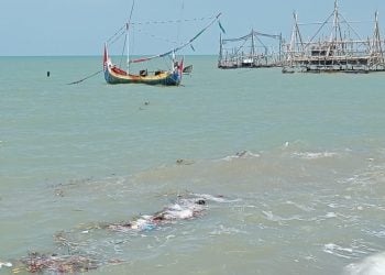 pantai talang siring tugu jatim