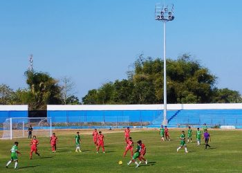 sepak bola tugu jatim