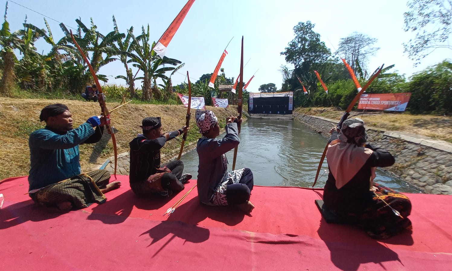 Serunya Jemparingan di Atas Sungai Dam Pleret Pasuruan 2 WhatsApp Image 2023 09 11 at 08.50.56