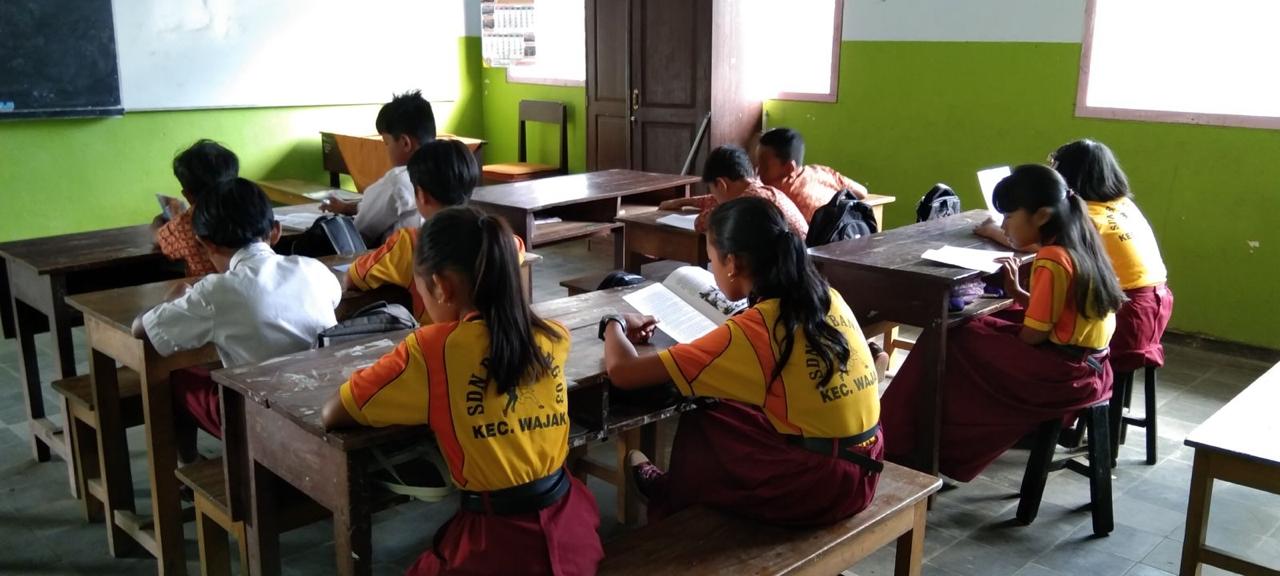 Program Saku Literasi Mahasiswa Unikama Tingkatkan Minat Baca Siswa SDN 3 Bambang Malang 2 unikama tugu jatim