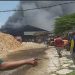 Pabrik Serbuk Kayu di Pasuruan Terbakar, Warga Panik Api Dekat Permukiman 8 Pabrik Serbuk Kayu di Pasuruan Terbakar, Warga Panik Api Dekat Permukiman