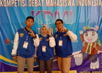 Delegasi Universitas Negeri Malang Juara 3 Kompetisi Debat Mahasiswa Indonesia 10 um tugu jatim