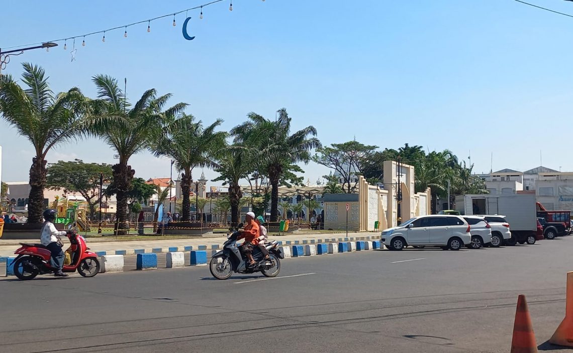 Jangan Keliru, Ini 19 Titik Parkir Haul ke-42 KH Abdul Hamid di Pasuruan 1 Ilustrasi parkir Alun-alun Kota Pasuruan. Foto: Laoh Mahfud/Tugu Jatim