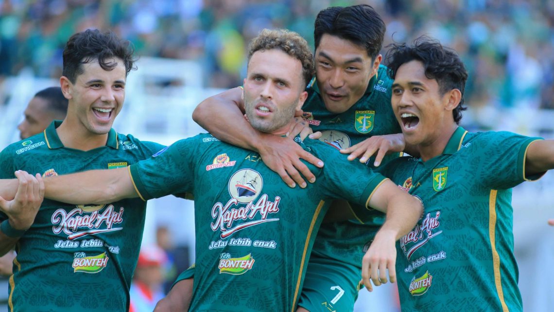 Gol ketiga dari Persebaya diciptakan oleh Jose Pedro Magalhaes Valente. Persebaya Surabaya 3-0 Arema FC. Foto: Dani Kristian/Tugu Jatim