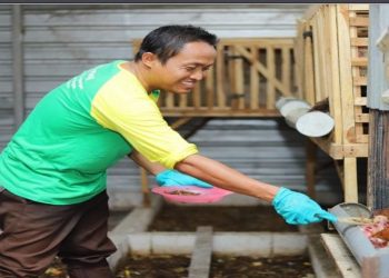 Kisah Warga Bojonegoro, Imam Muhlas Sulap Sampah Jadi Cuan