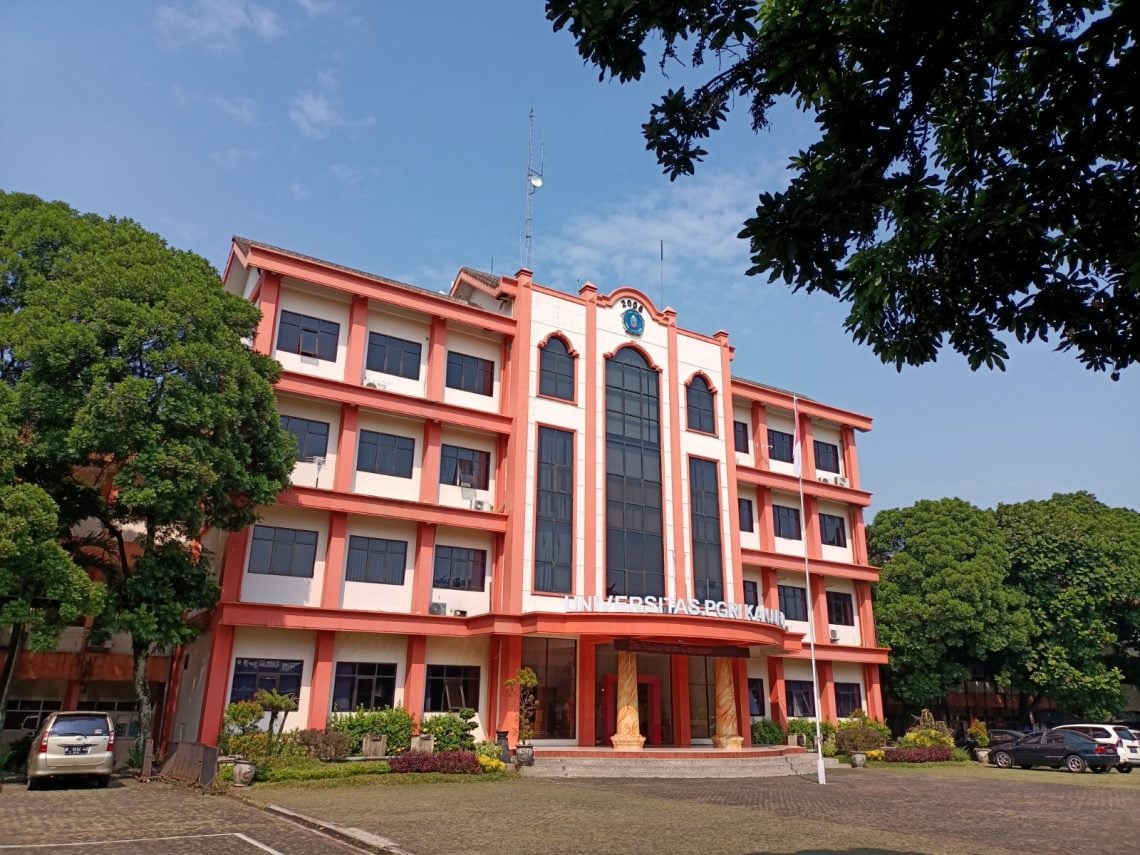 5 Fakta Unikama, Dapat Julukan Kampus Multikultural Hingga Jadi Kampus PGRI Terbaik 1 fakta unikama tugu jatim