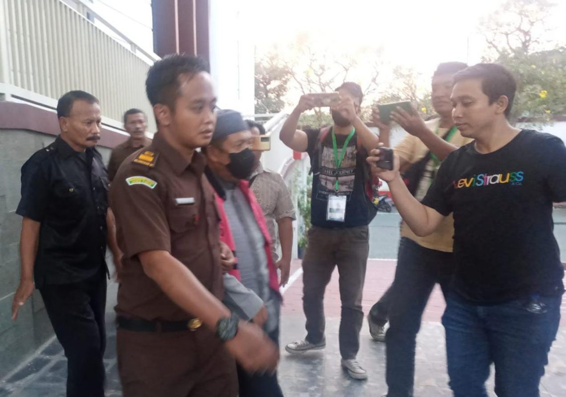 Ketua Yayasan Yadika Bangil Jadi Tersangka Korupsi Sewa Aset Plaza Bangil Pasuruan 1 Ketua Yayasan Yadika Bangil, Abdul Rozak jadi tersangka korupsi Plaza Bangil. Foto: dok Kejari Kabupaten Pasuruan