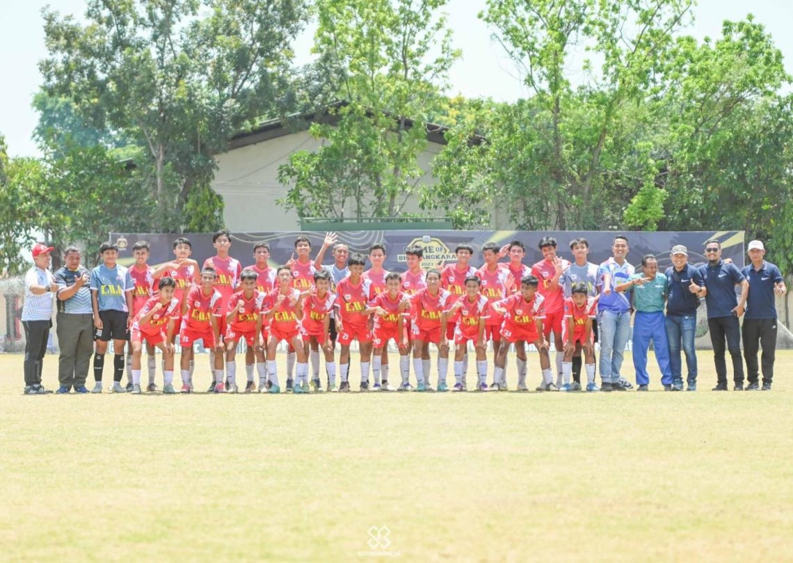 Gen-B Kota Mojokerto Siap Sambut Piala Soeratin 2023 1 Skuad Gen-B foto bersama. Foto: dok Gen-B