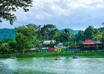 Wisata Mahoni Dempok.