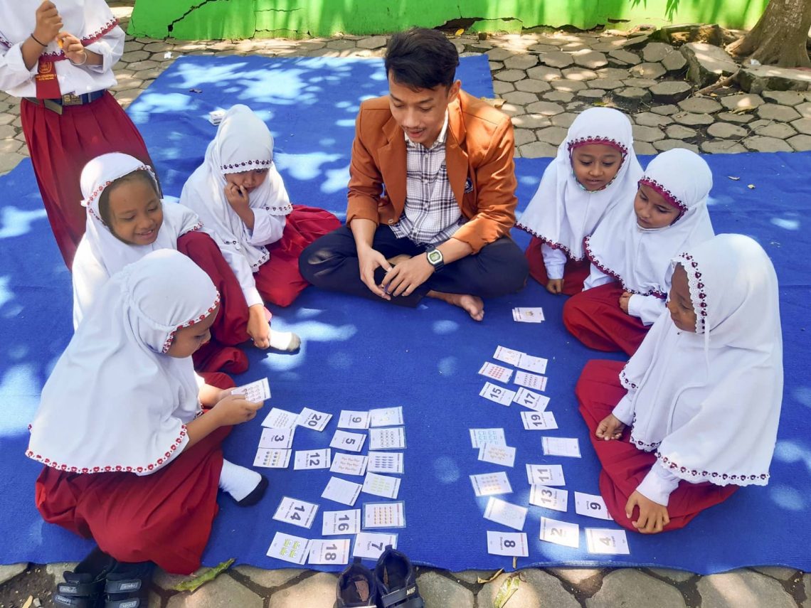 Mahasiswa PGSD Unikama.
