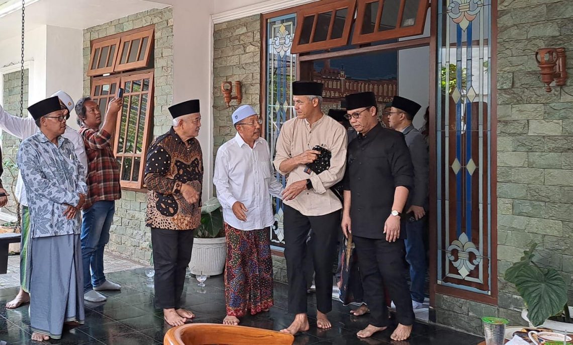 Disinggung soal Khofifah Jadi Bacawapres, Begini Jawaban Simpel Ganjar Pranowo saat Silaturahmi ke Al-Hikam Malang 1 Ganjar.