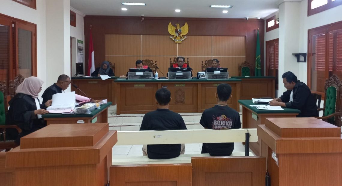 Fakta Baru! Terdakwa Penimbun Solar Subsidi Abdul Wahid Beri Uang "Tutup Mulut" ke Ratusan Oknum Wartawan dan LSM 1 Terdakwa penimbun solar.