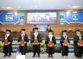 Guru besar baru.