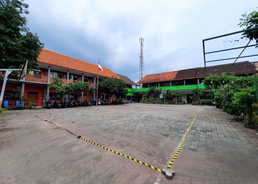 Sekolah Mojokerto raih Adiwiyata.