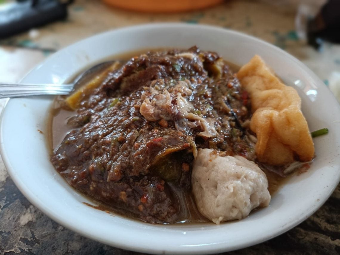Warung Rujak Bakso Bu Tina.