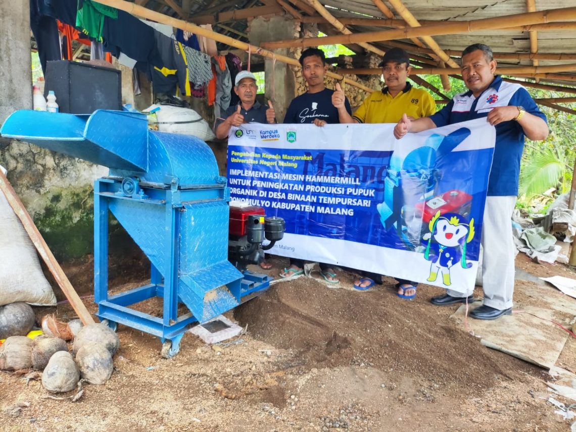 Tingkatkan Produksi Pupuk Organik, Tim Pengmas UM Ajari Petani Donomulyo Berinovasi lewat Mesin Hammermill 1 Tim Pengmas UM.