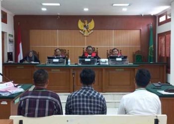Penimbunan solar ilegal.
