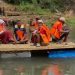 Perahu rakit.