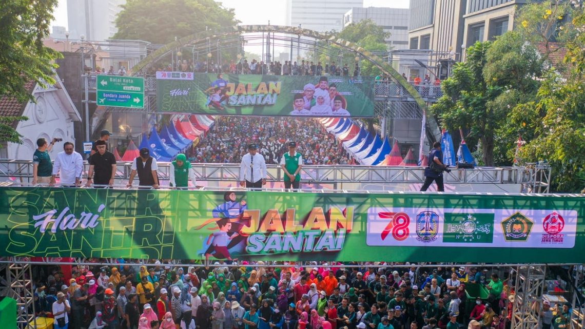 Jalan santai.
