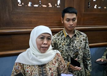 khofifah tugu jatim
